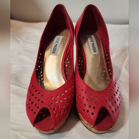 Steve Madden Red Wedge Shoes - Picture 2 of 5